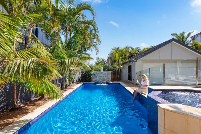 26 Carlton Street, Freshwater - Image 1