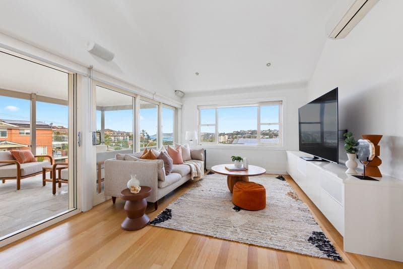 26 Carlton Street, Freshwater - Thumbnail 3