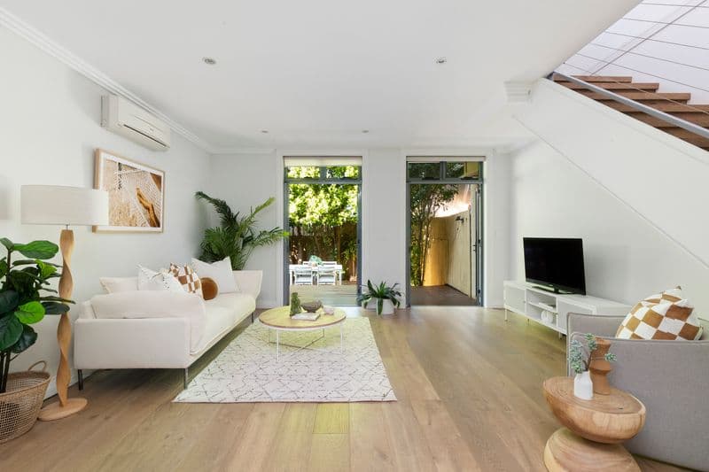 9/42A Burchmore Road, Manly Vale - Image 1