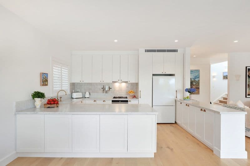 25 Martin Street, Freshwater - Thumbnail 2