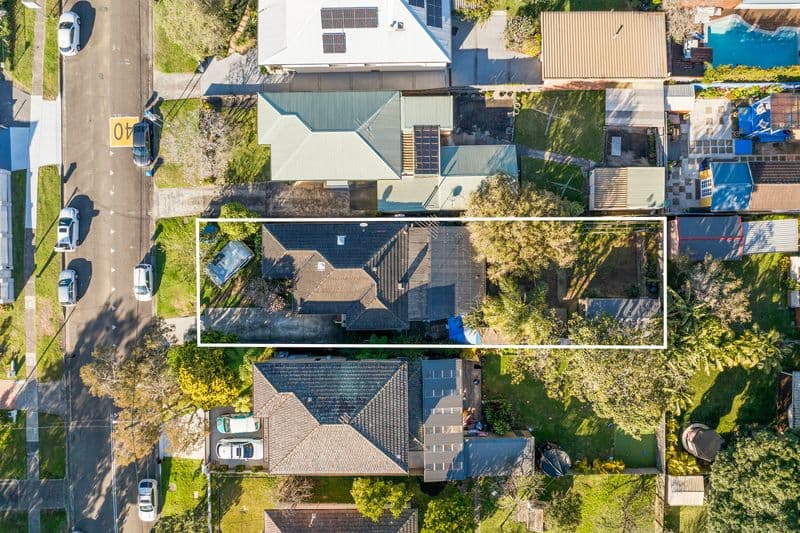 64 Waratah Parade, Narraweena - Thumbnail 2