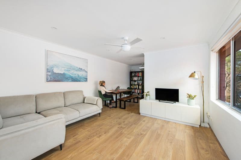 8/11 Rowe Street, Freshwater - Image 1