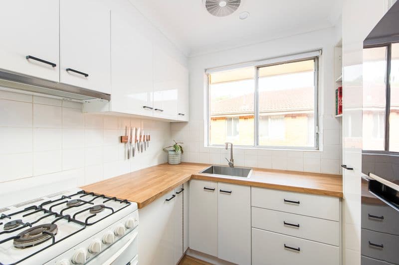 8/11 Rowe Street, Freshwater - Thumbnail 3