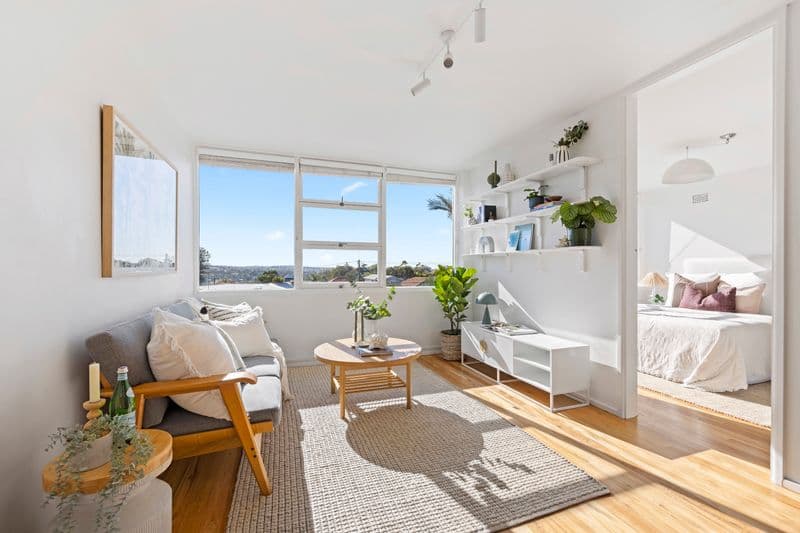 7/15 Crescent Street, Fairlight - Image 1