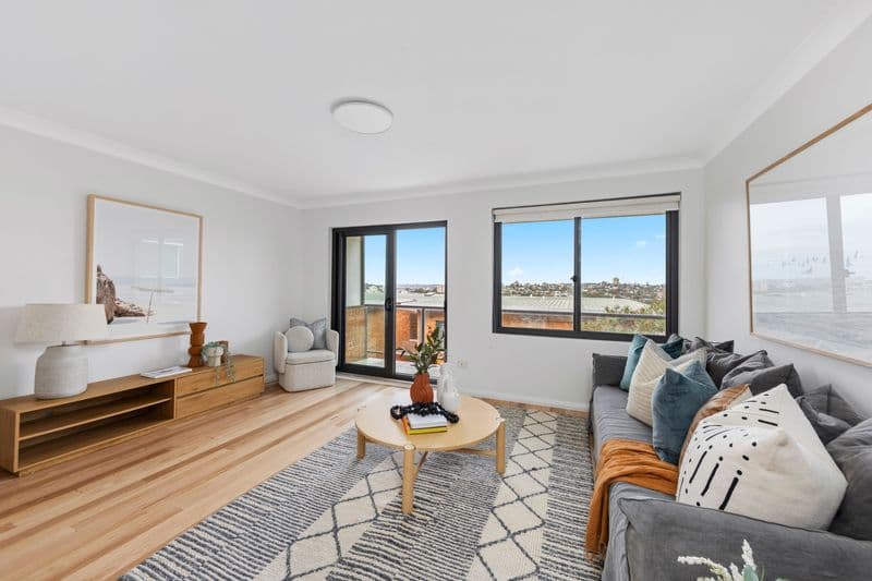 14/50 Crown Road, Queenscliff - Image 1