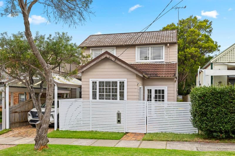 26 Johnson Street, Freshwater - Image 1