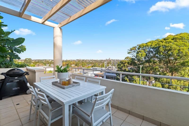 21/19 Waine Street, Freshwater - Image 1