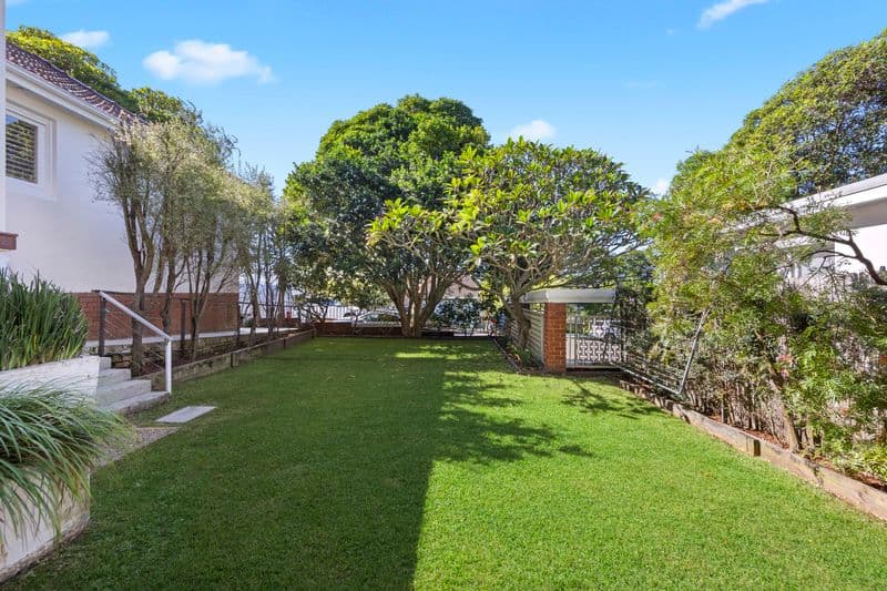 8 Robert Street, Freshwater - Thumbnail 5