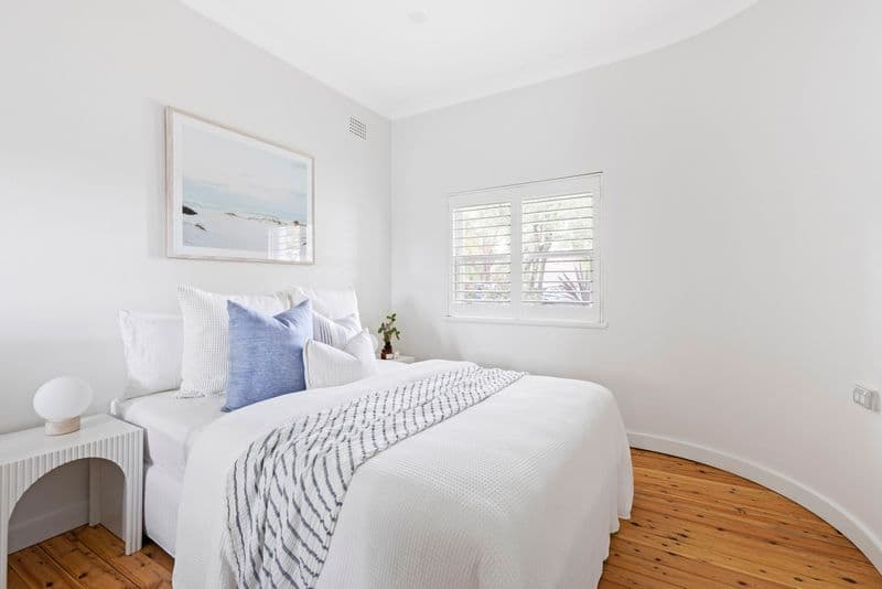 8 Robert Street, Freshwater - Thumbnail 7