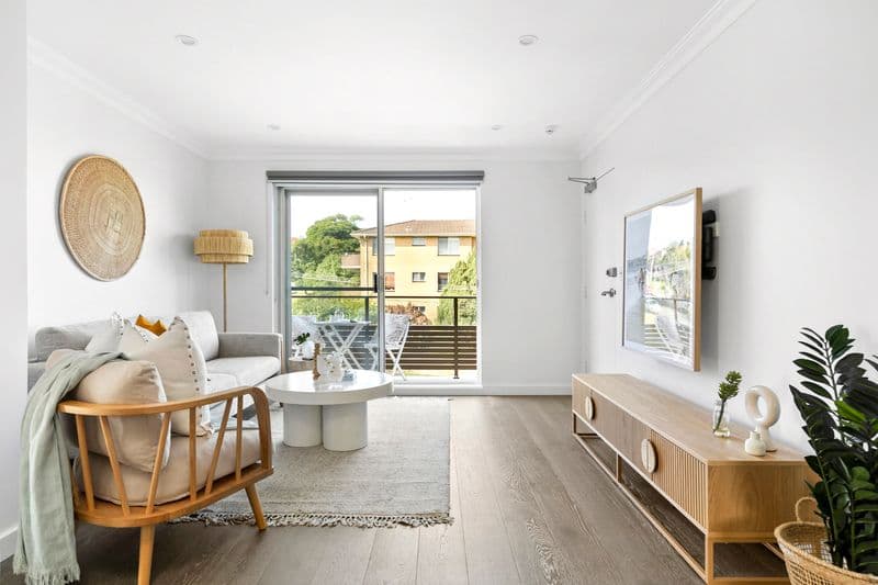 6/30 Foam Street, Freshwater - Image 1