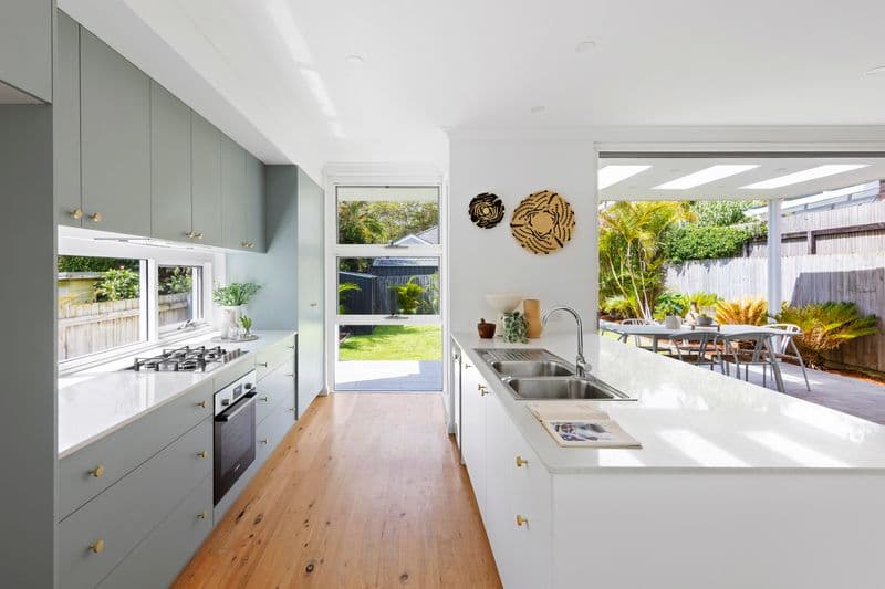 42 Johnson Street, Freshwater - Thumbnail 4
