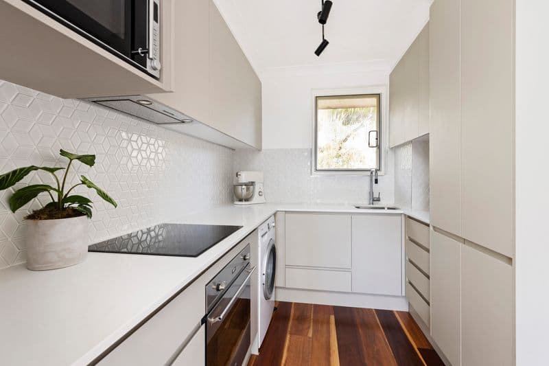 12/2 Campbell Parade, Manly Vale - Image 1