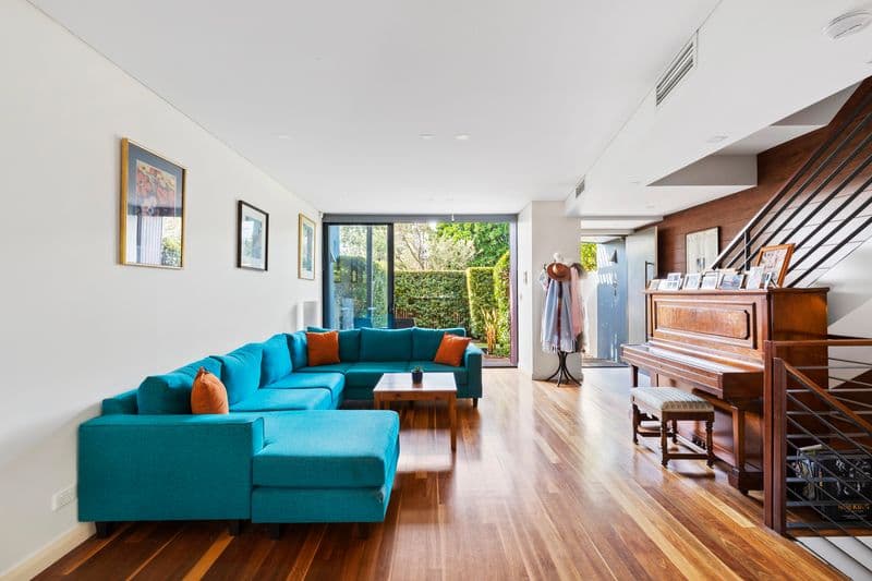 6/8 Wellington Street, Narrabeen - Image 1