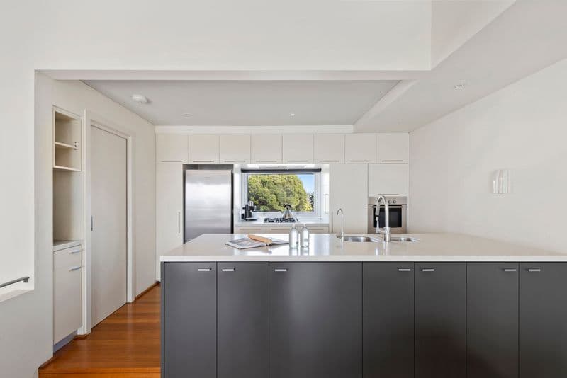 17 Crown Road, Queenscliff - Thumbnail 5