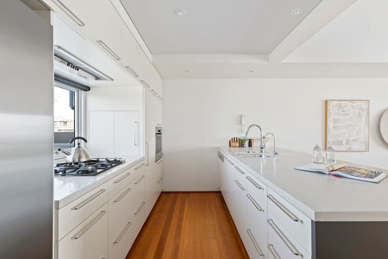 17 Crown Road, Queenscliff - Thumbnail 6