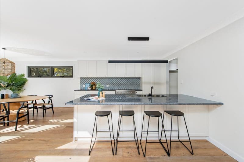 52 Grandview Drive, Newport - Thumbnail 4