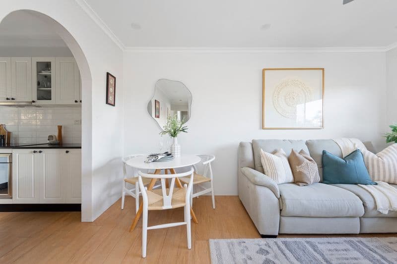 4/13 Waine Street, Freshwater - Thumbnail 2