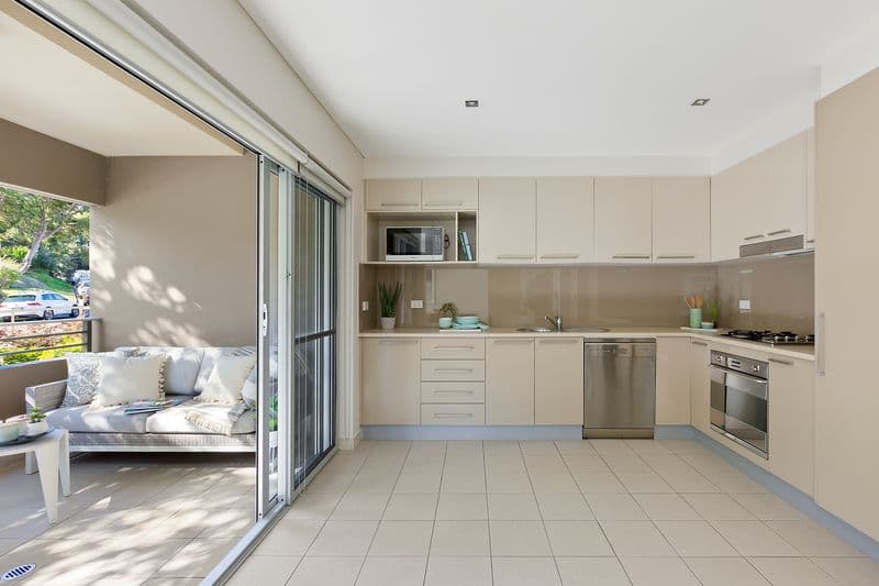 15/29-33 Waine Street, Freshwater - Image 1
