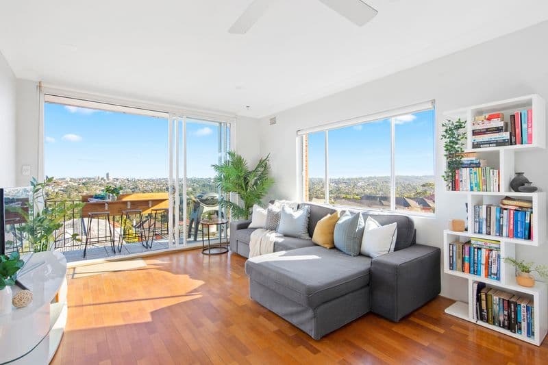 12/68 Crown Road, Queenscliff - Image 1