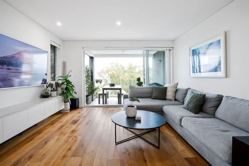 2/62 Crown Road, Queenscliff - Thumbnail 2