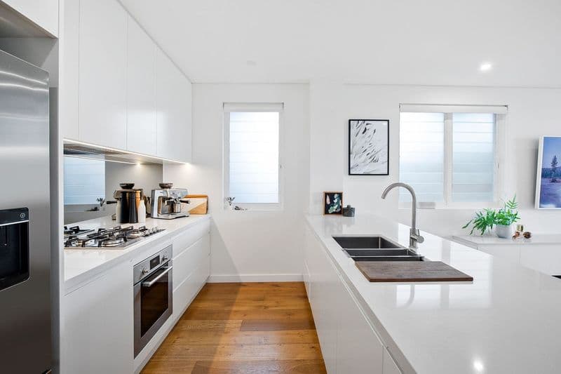 2/62 Crown Road, Queenscliff - Thumbnail 4