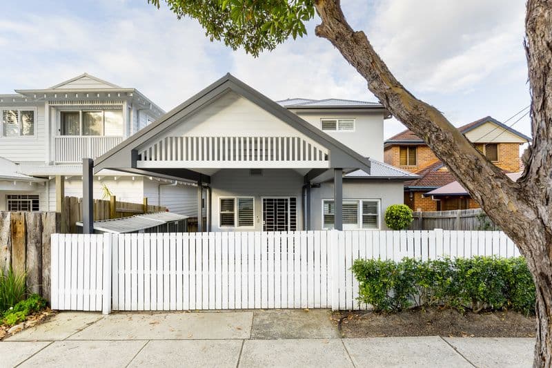 43 Oliver Street, Freshwater - Thumbnail 2