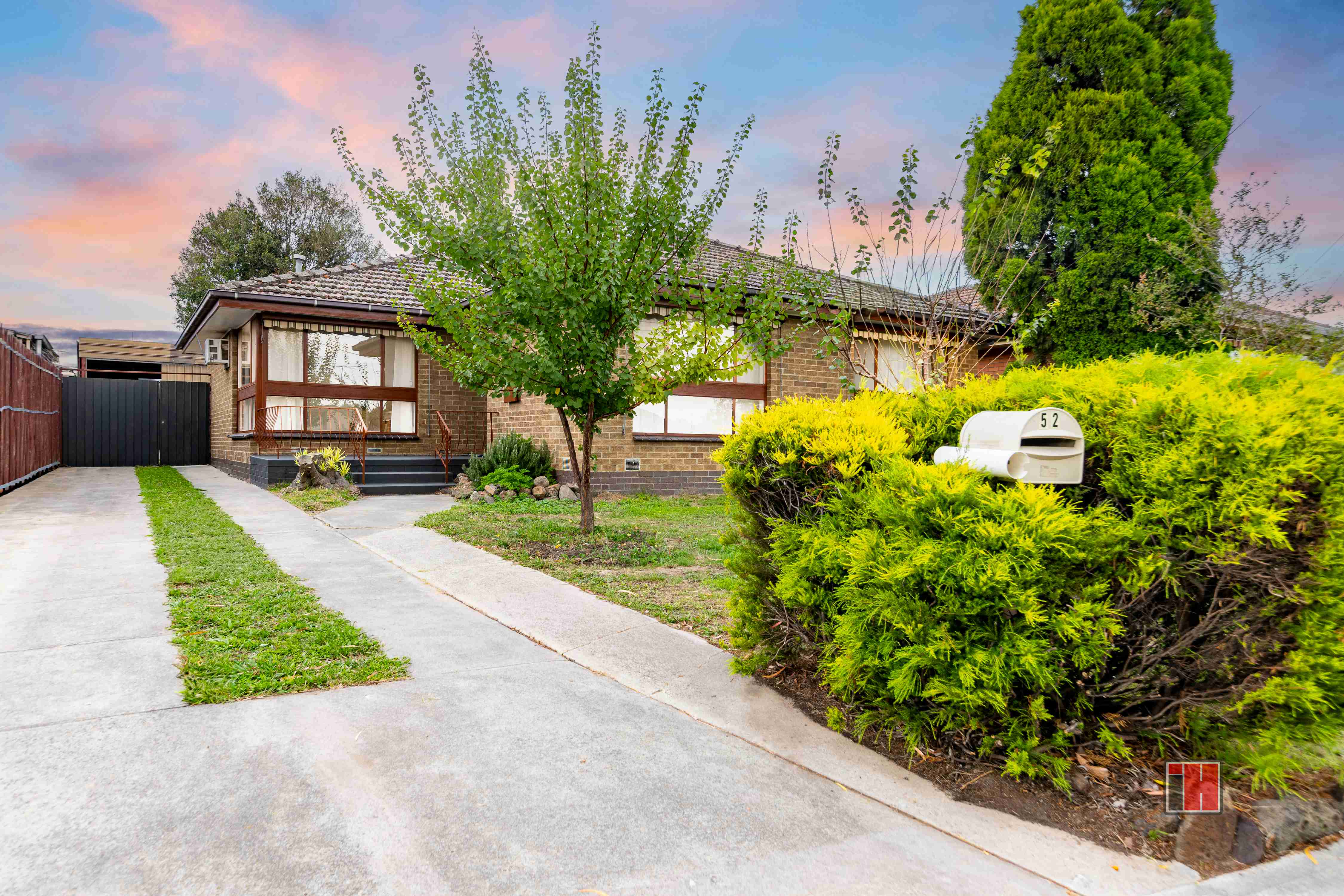 52 Windsor Crescent, Bundoora - Image 1