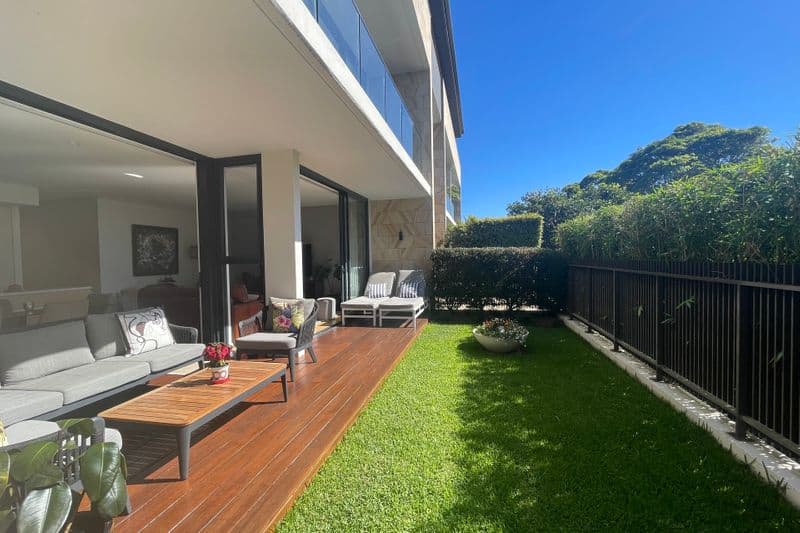 2/18 Marmora Street, Freshwater - Image 1