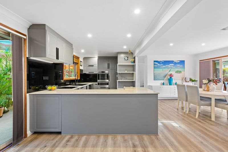 27 Towradgi Street, Narraweena - Thumbnail 5