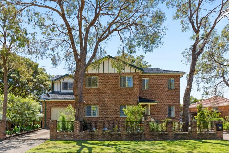 42 Alamein Avenue, Narraweena - Thumbnail 2