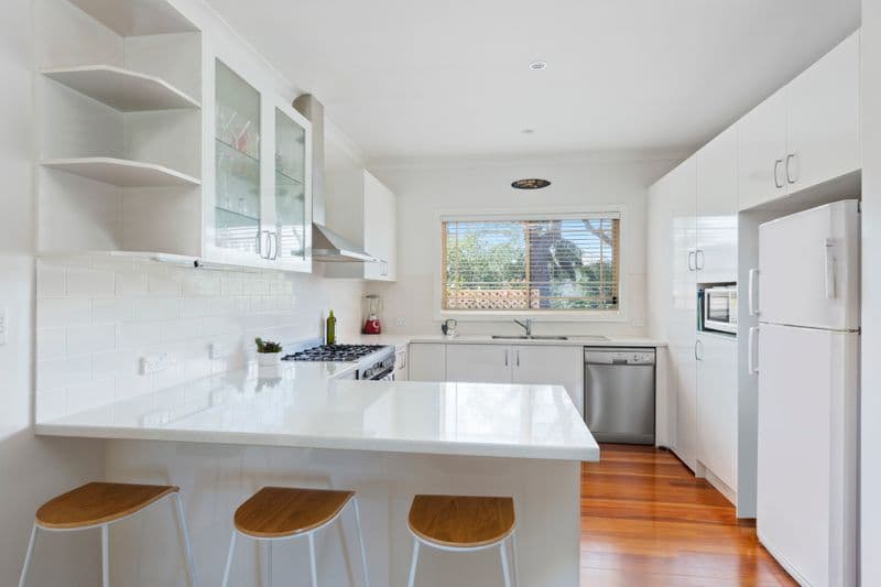 42 Alamein Avenue, Narraweena - Thumbnail 4