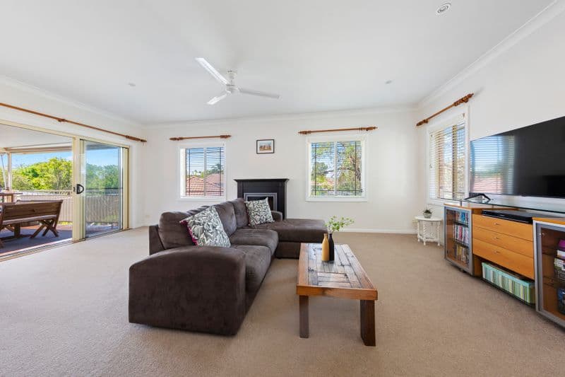 42 Alamein Avenue, Narraweena - Thumbnail 5