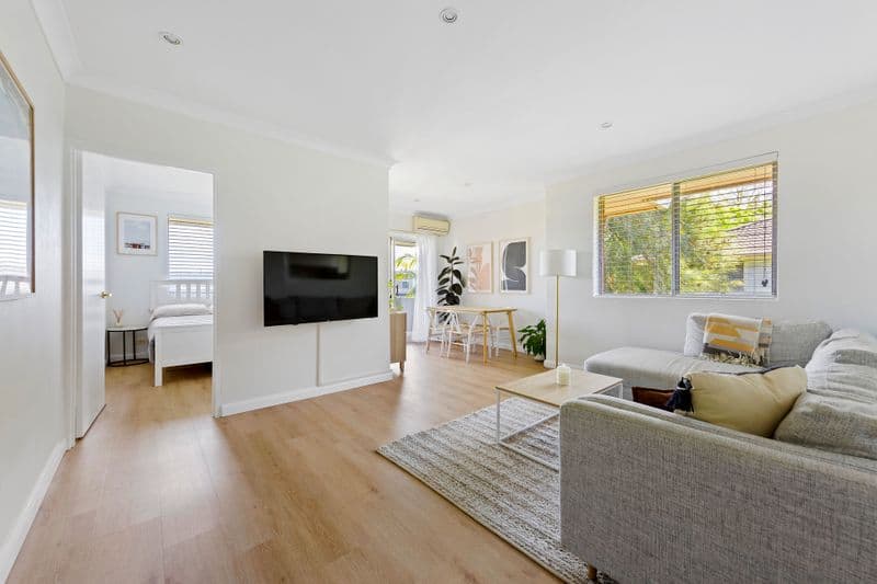 8/7 Waine Street, Freshwater - Image 1