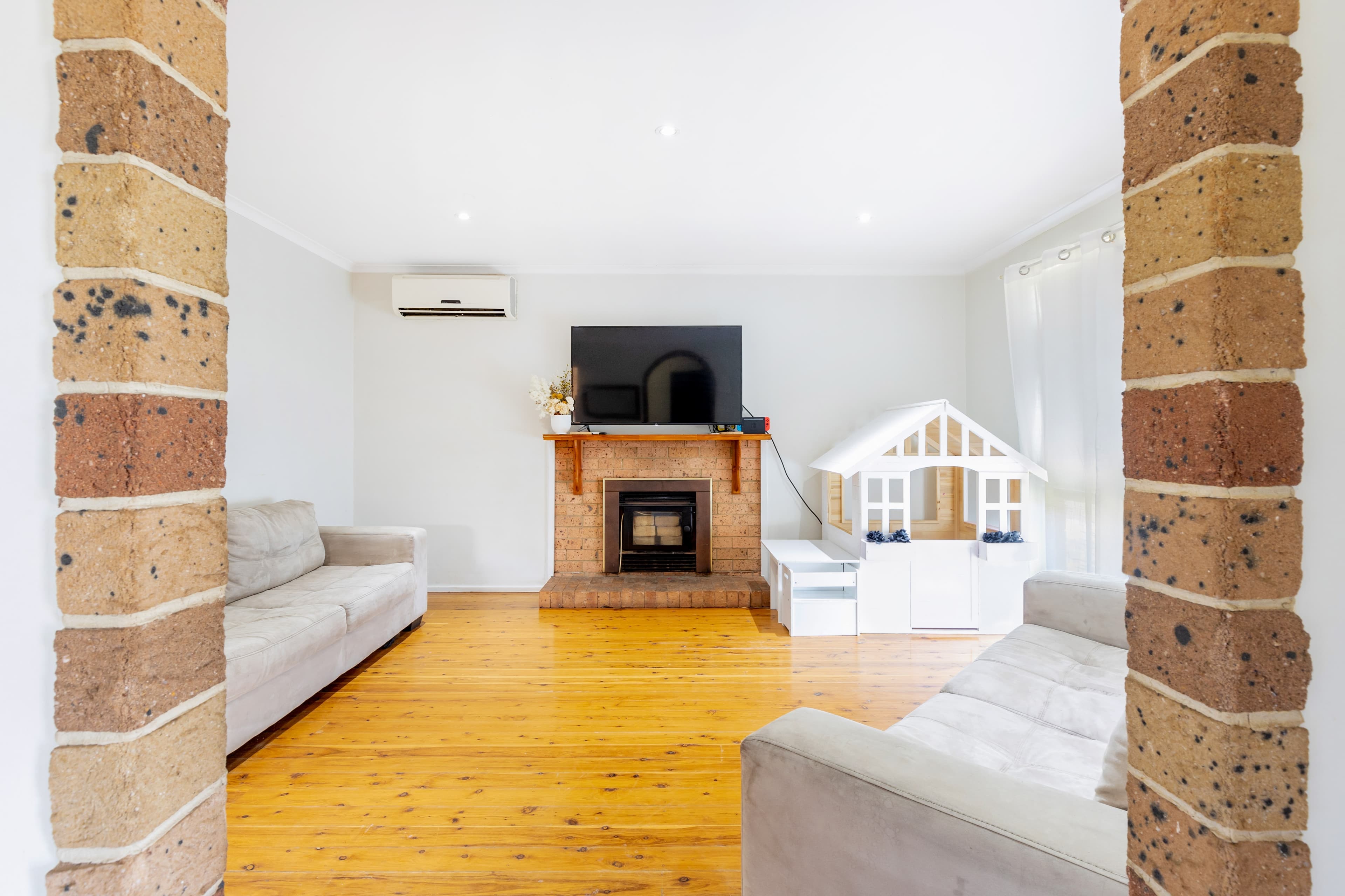 40 Willoring Crescent, JAMISONTOWN, Jamisontown - Thumbnail 2