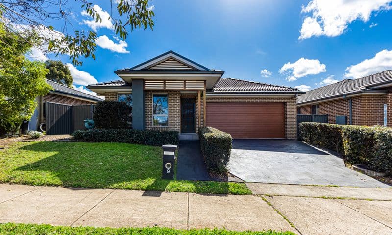 9 Montague Drive, JORDAN SPRINGS, Jordan Springs - Image 1