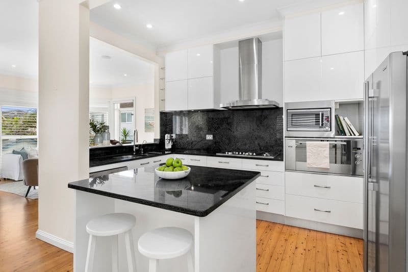 26 Carlton Street, Freshwater - Thumbnail 7