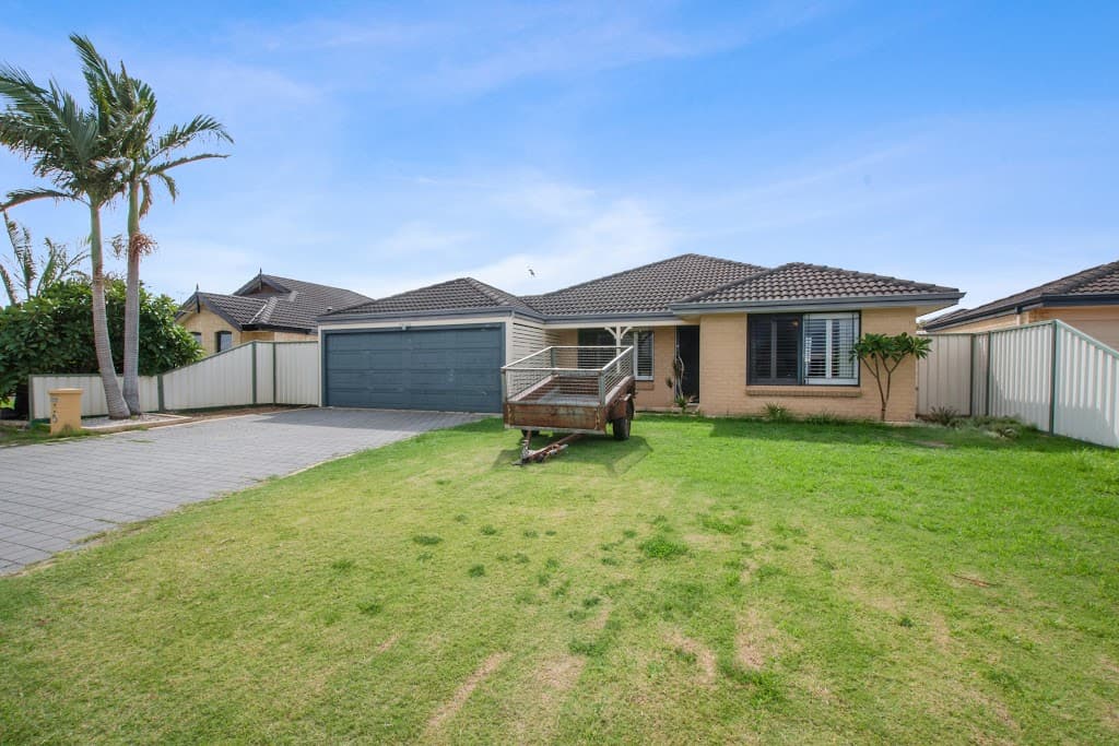 15 Glasgow Way, Seville Grove, WA, 6112, Seville Grove - Thumbnail 3