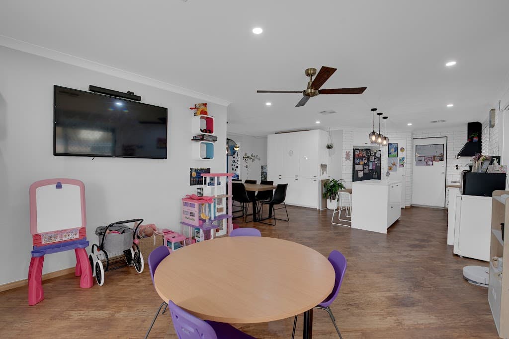 15 Glasgow Way, Seville Grove, WA, 6112, Seville Grove - Thumbnail 4