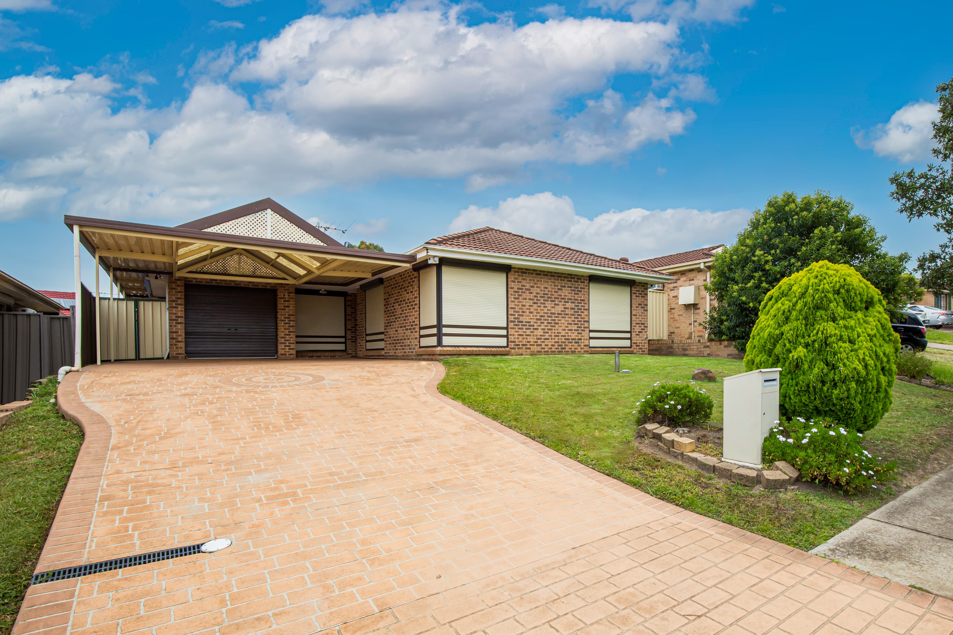 9 Stockholm Avenue, HASSALL GROVE, Hassall Grove - Image 1