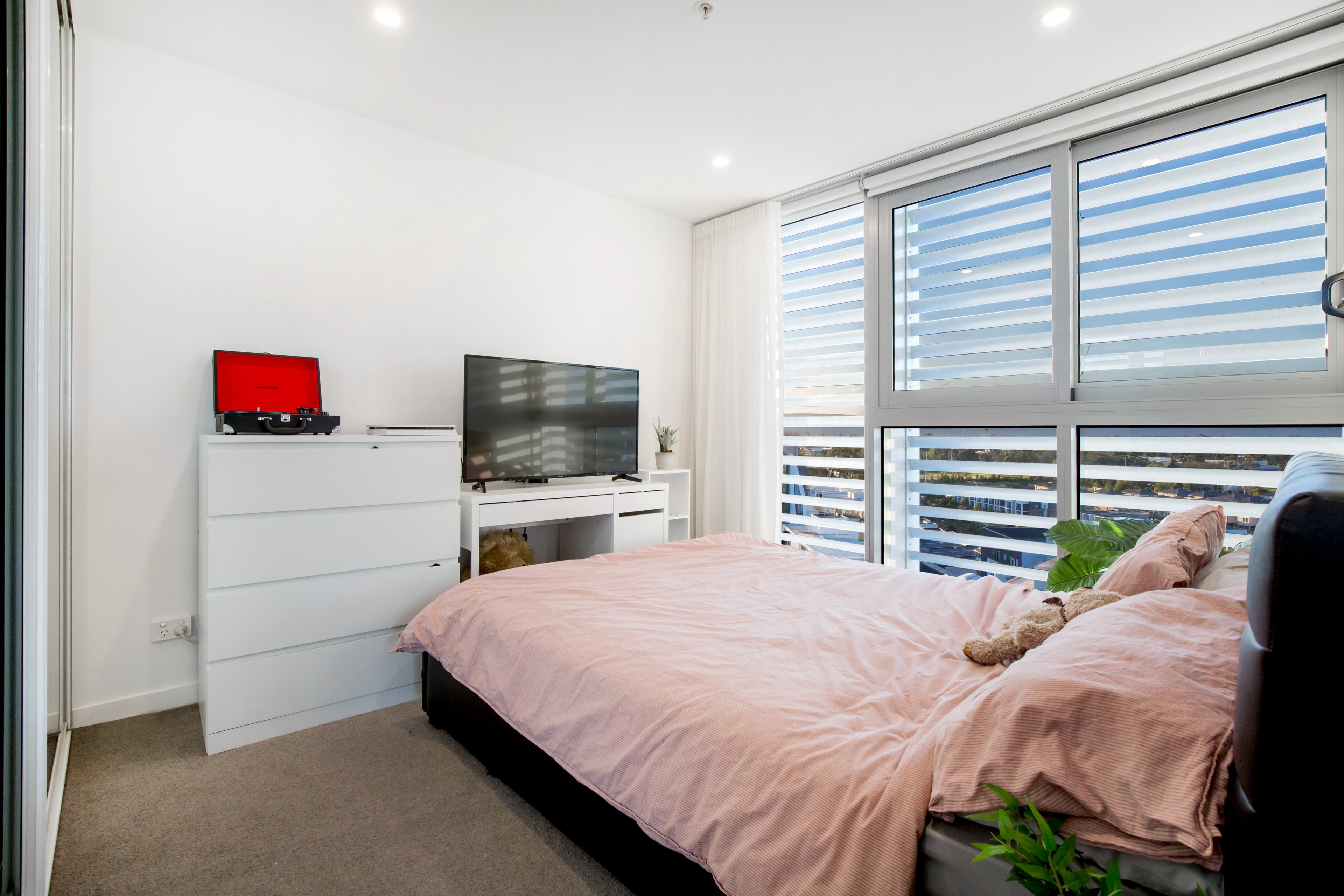 1003/8 Aviators Way, PENRITH, Penrith - Thumbnail 5