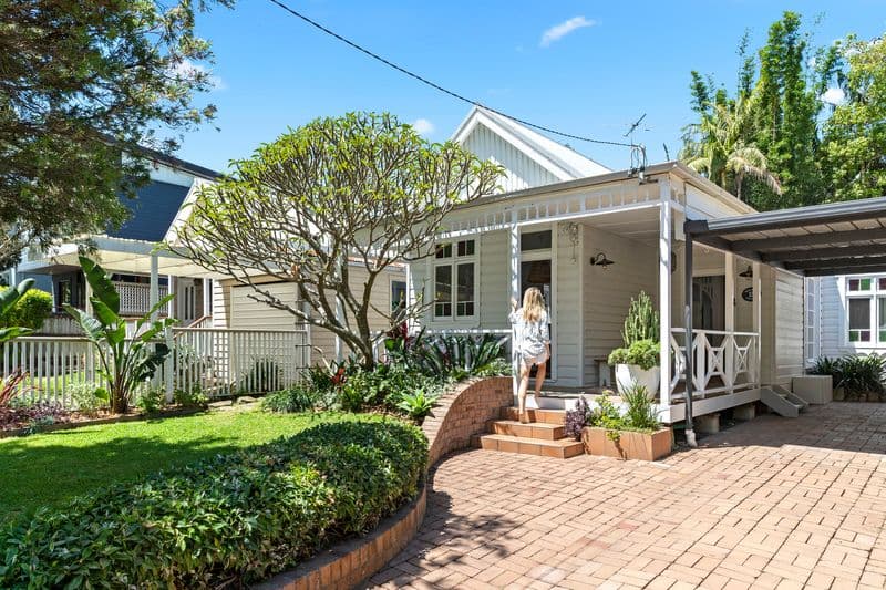 15 Eric Street, Freshwater - Image 1