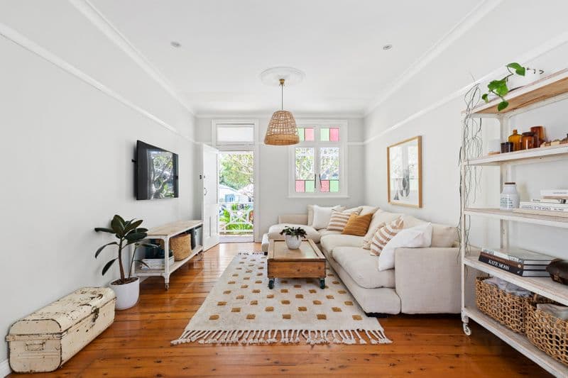 15 Eric Street, Freshwater - Thumbnail 2
