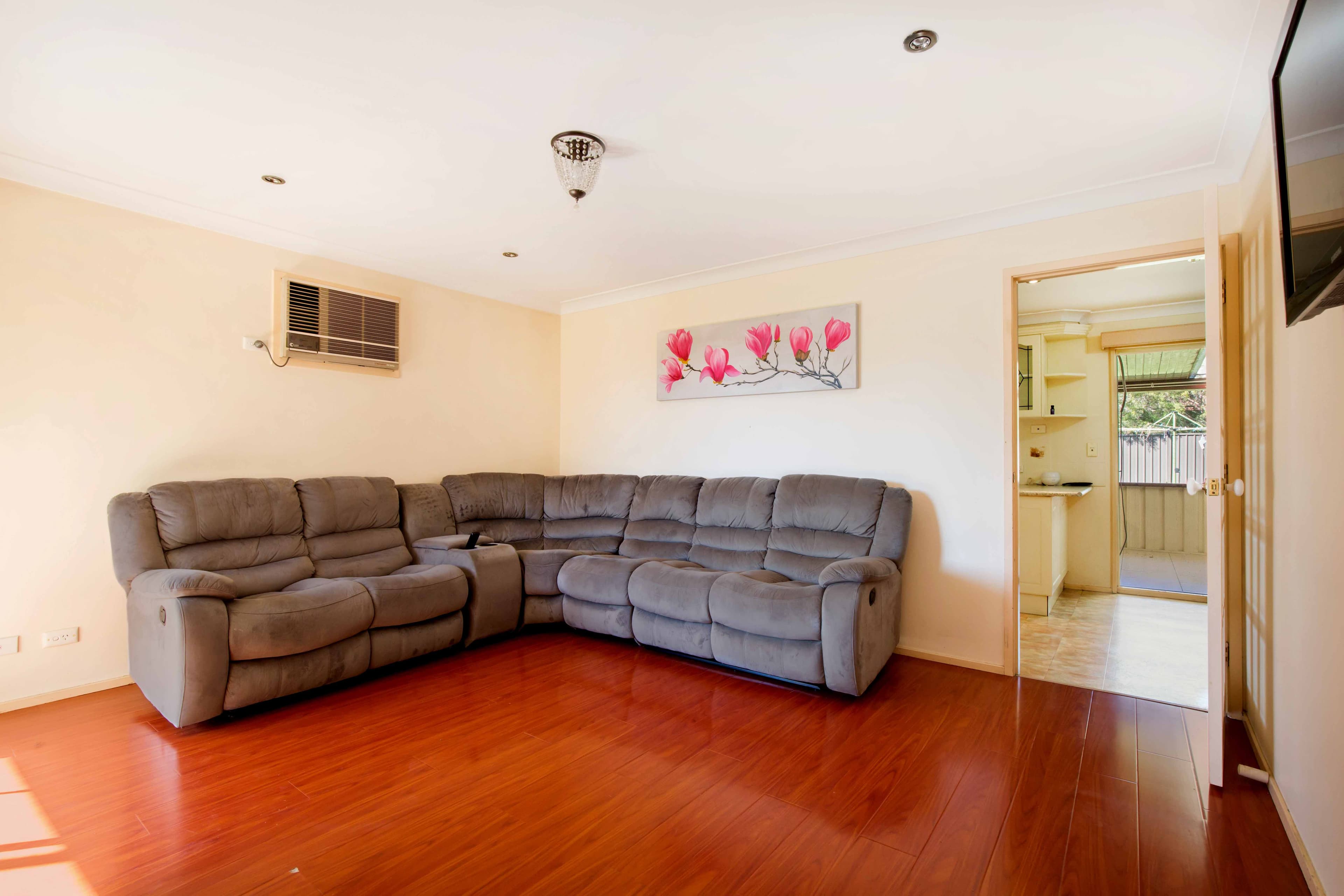 12 Shandlin Place, SOUTH PENRITH, South Penrith - Thumbnail 2