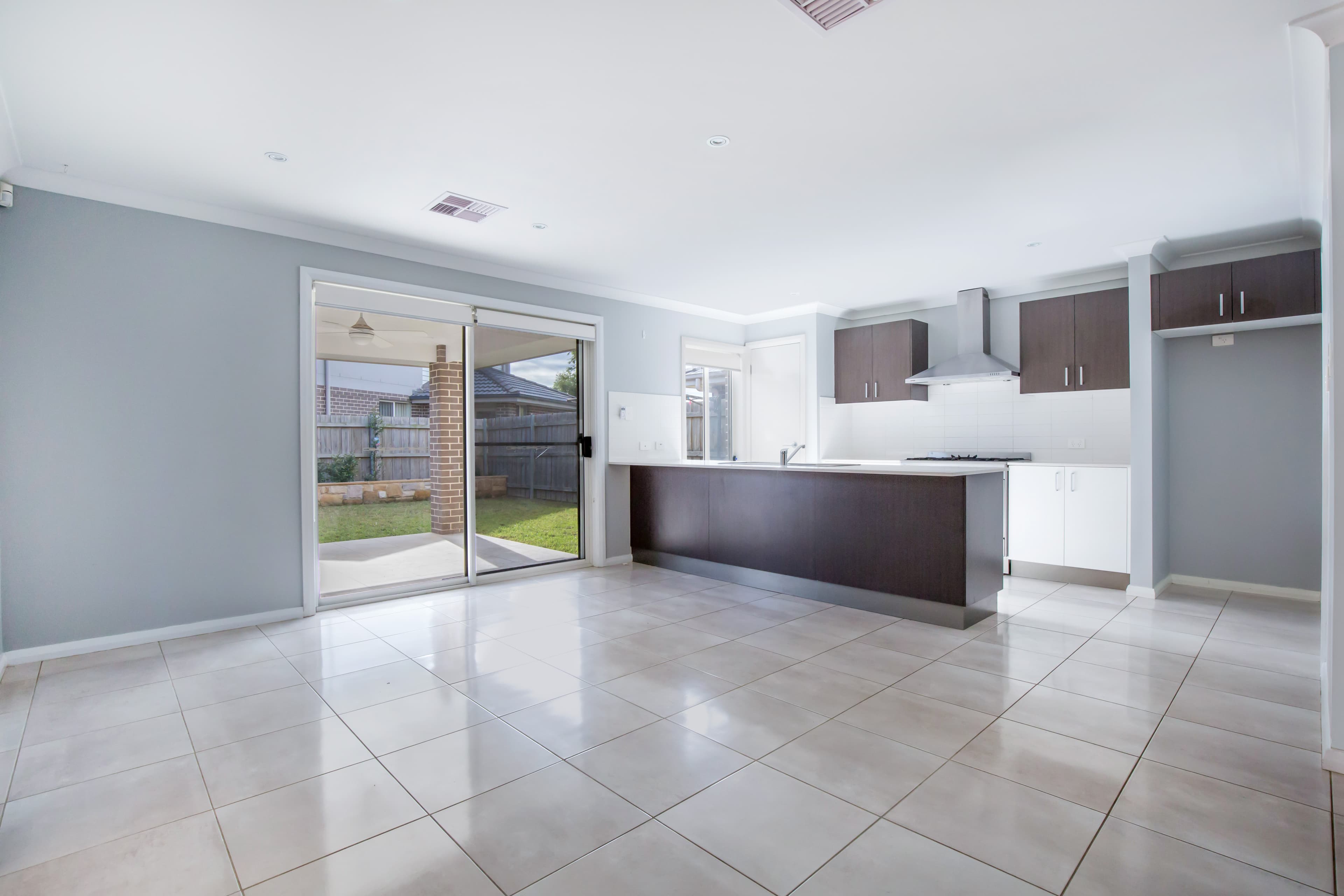136 Lakeview Drive, CRANEBROOK, Cranebrook - Thumbnail 3