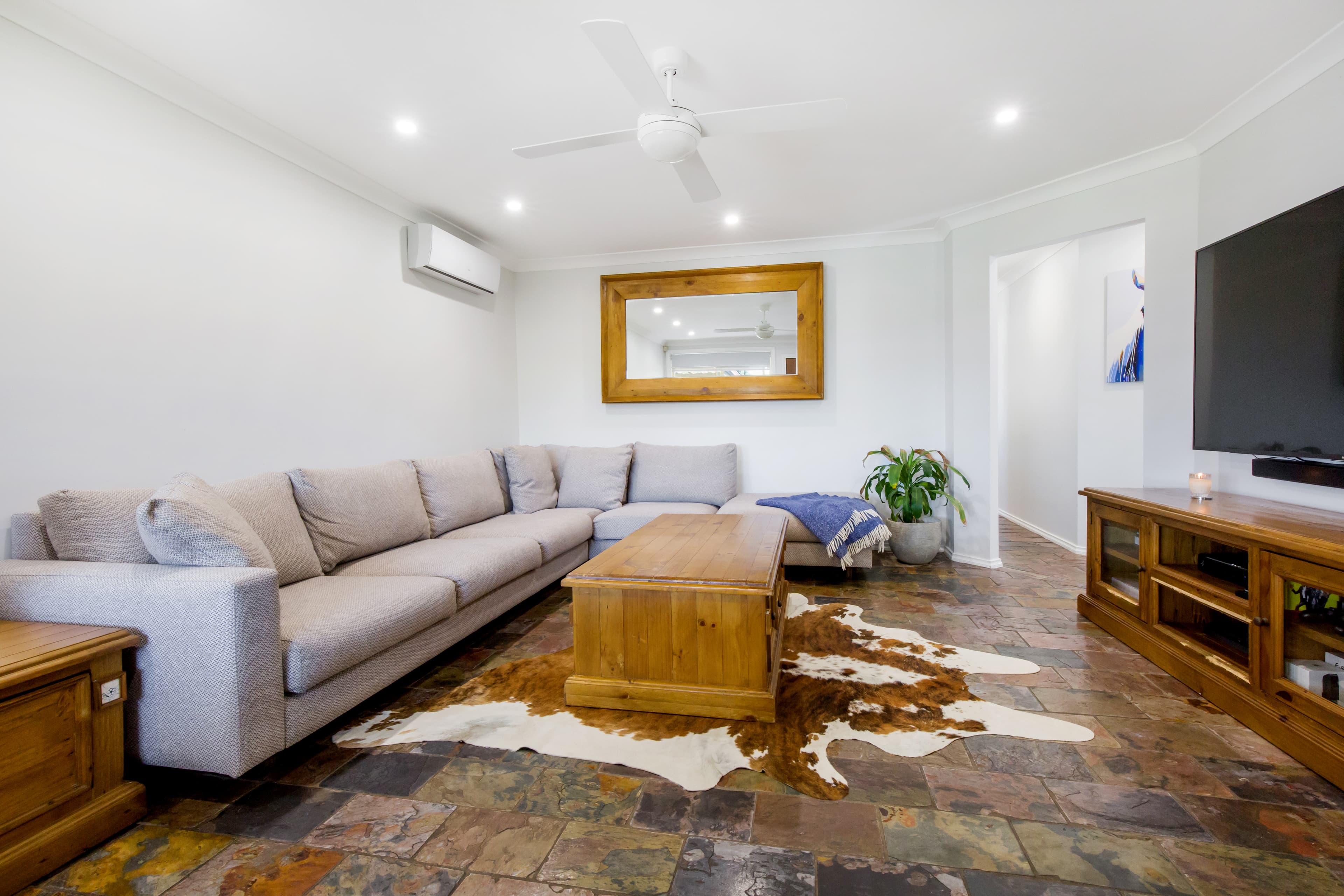 15 Friarbird Crescent, GLENMORE PARK, Glenmore Park - Thumbnail 2