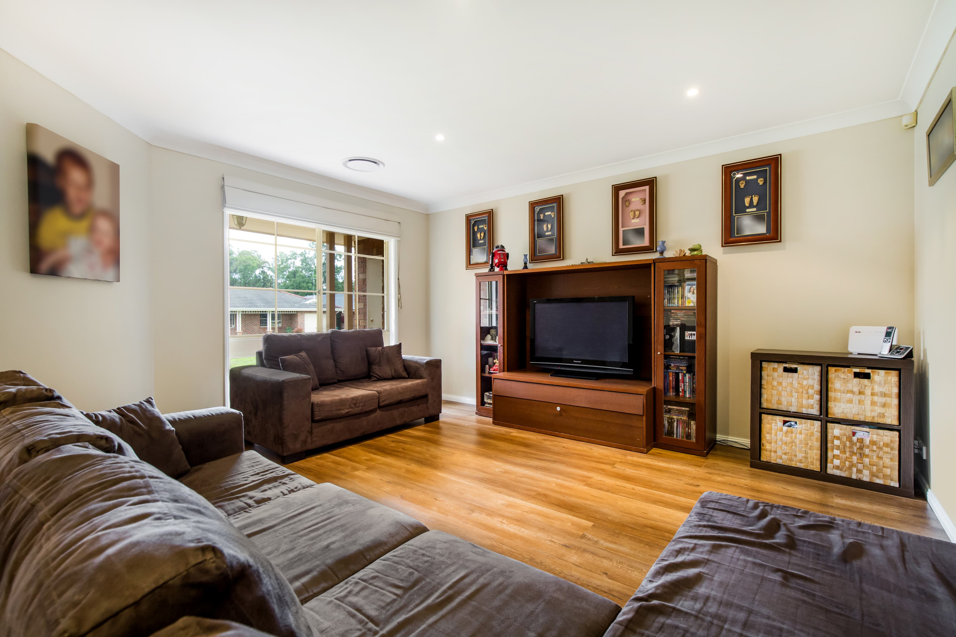 31 Woodlands Drive, GLENMORE PARK, Glenmore Park - Thumbnail 3