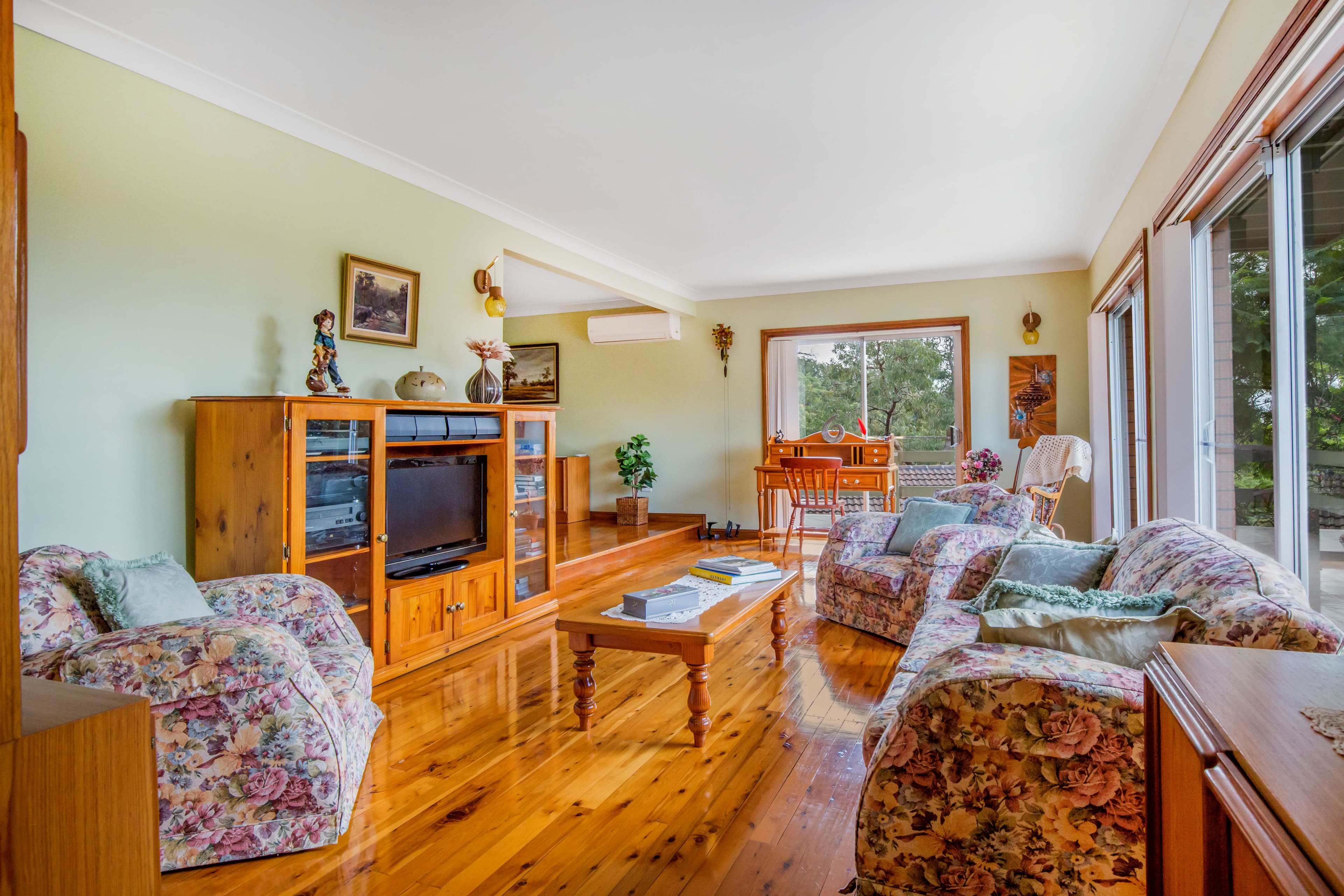 64 Governors Drive, LAPSTONE, Lapstone - Thumbnail 2