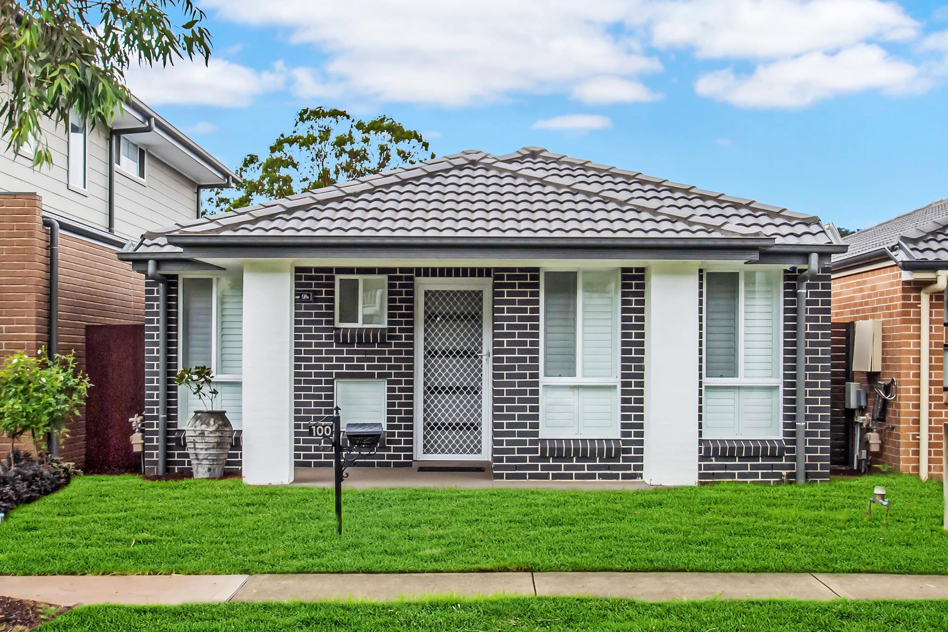 100 Lakeview Drive, CRANEBROOK, Cranebrook - Image 1