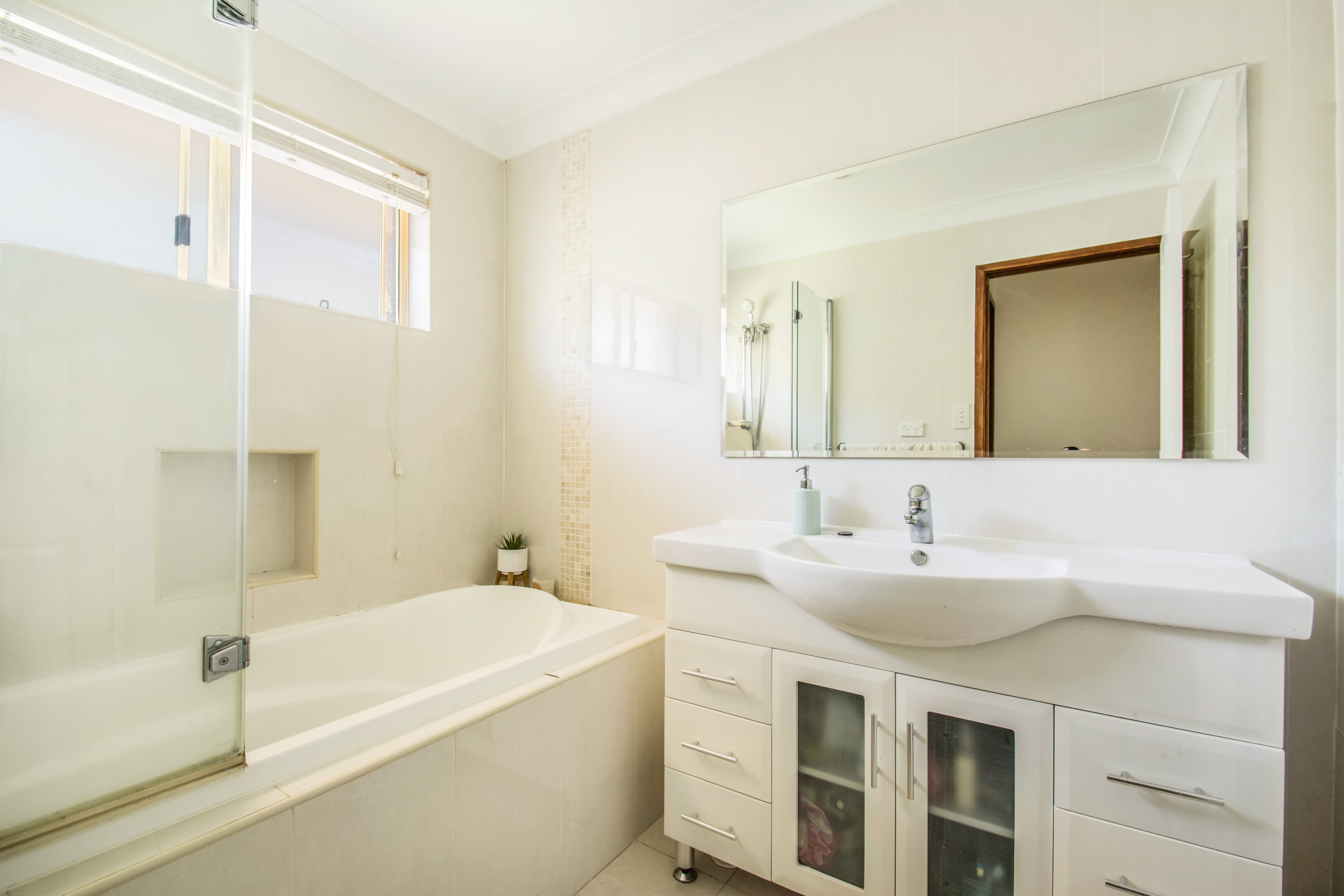 18 Blackbutt Circle, MOUNT RIVERVIEW, Mount Riverview - Thumbnail 8
