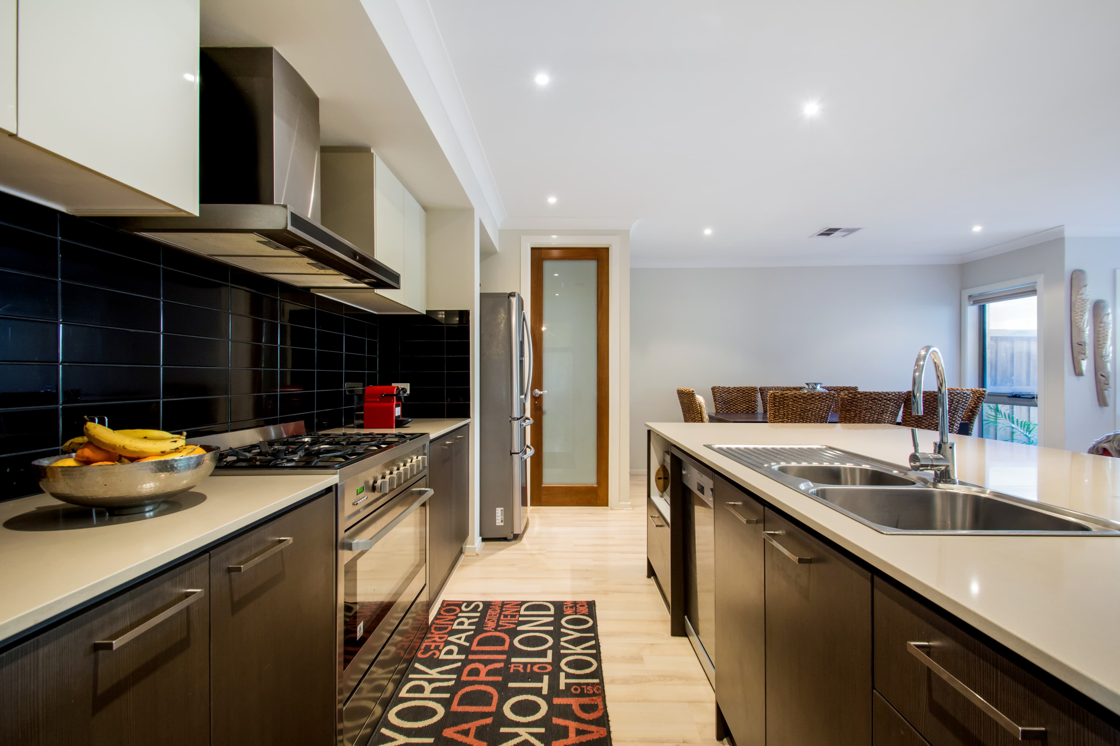 9 Loch Avenue, GLENMORE PARK, Glenmore Park - Thumbnail 3